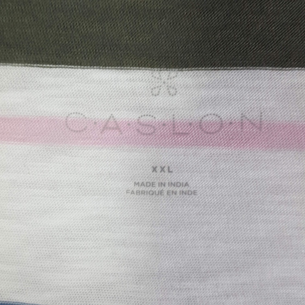 Caslon Rounded V-Neck Tee - Picture 4 of 6